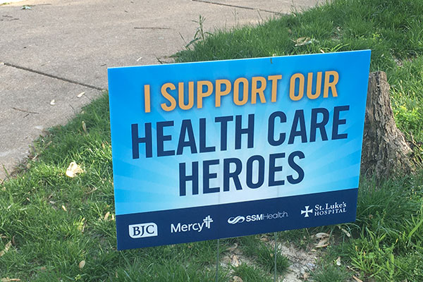 Custom Lawn sign to support healthcare worker in Chicago